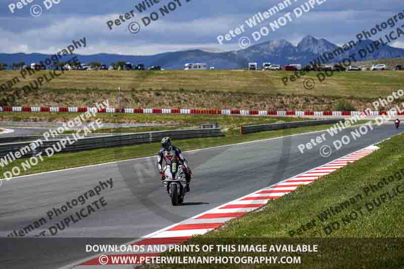 cadwell no limits trackday;cadwell park;cadwell park photographs;cadwell trackday photographs;enduro digital images;event digital images;eventdigitalimages;navarra;no limits trackdays;peter wileman photography;racing digital images;trackday digital images;trackday photos